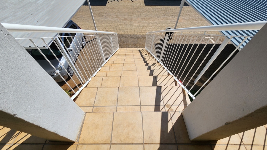 To Let 2 Bedroom Property for Rent in Kannoniers Park North West